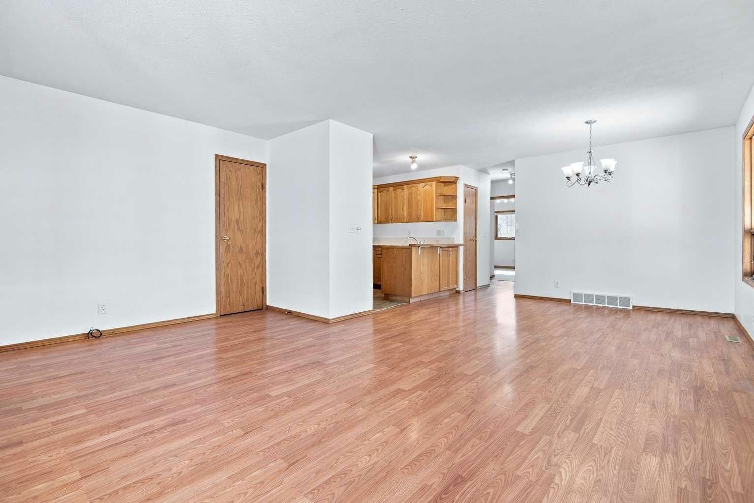3809 50 Avenue, Sylvan Lake, AB, T4S 1B6 - 10