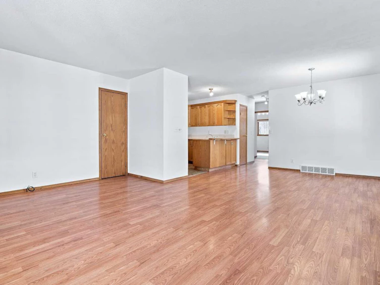 3809 50 Avenue, Sylvan Lake, AB, T4S 1B6 - 10
