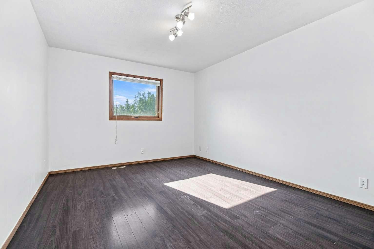 3809 50 Avenue, Sylvan Lake, AB, T4S 1B6 - 21