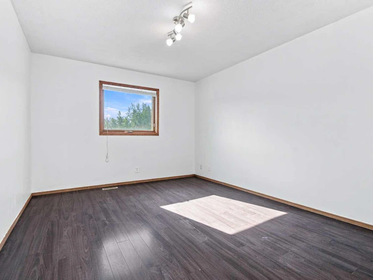 3809 50 Avenue, Sylvan Lake, AB, T4S 1B6 - 21