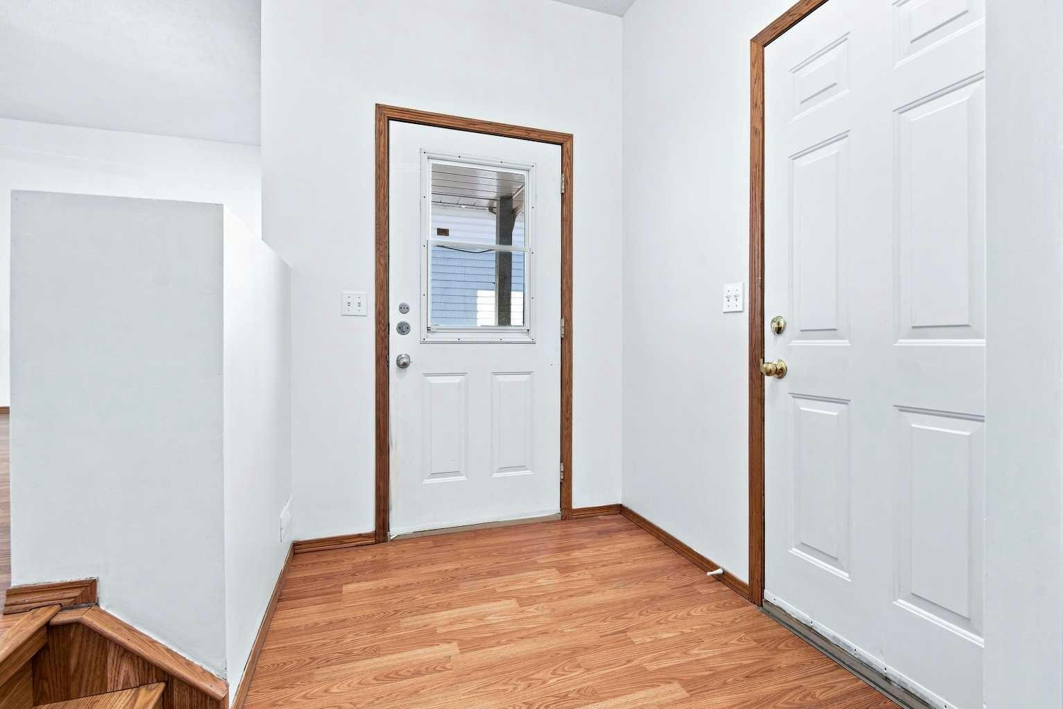 3809 50 Avenue, Sylvan Lake, AB, T4S 1B6 - 9
