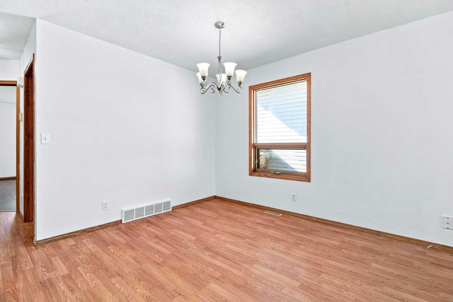 3809 50 Avenue, Sylvan Lake, AB, T4S 1B6 - 12