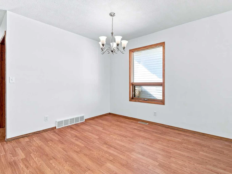 3809 50 Avenue, Sylvan Lake, AB, T4S 1B6 - 12