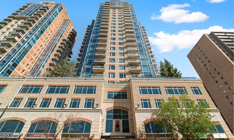 802-910 5 Avenue SW