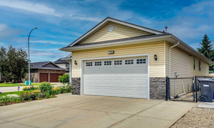 144 Hillcrest Cape
