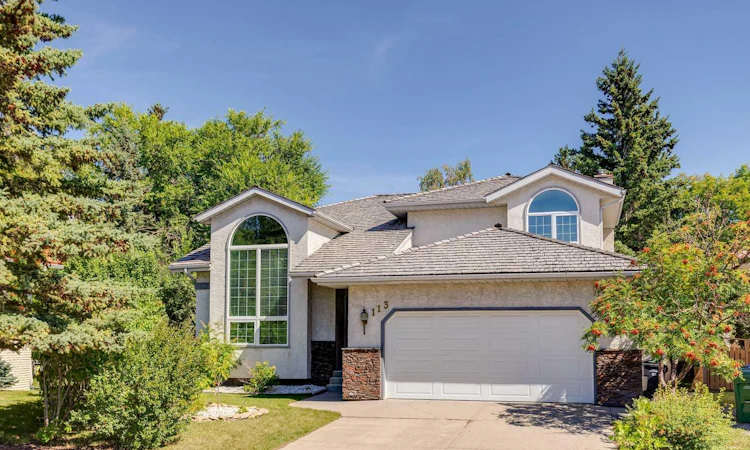 113 Hawkdale Bay NW