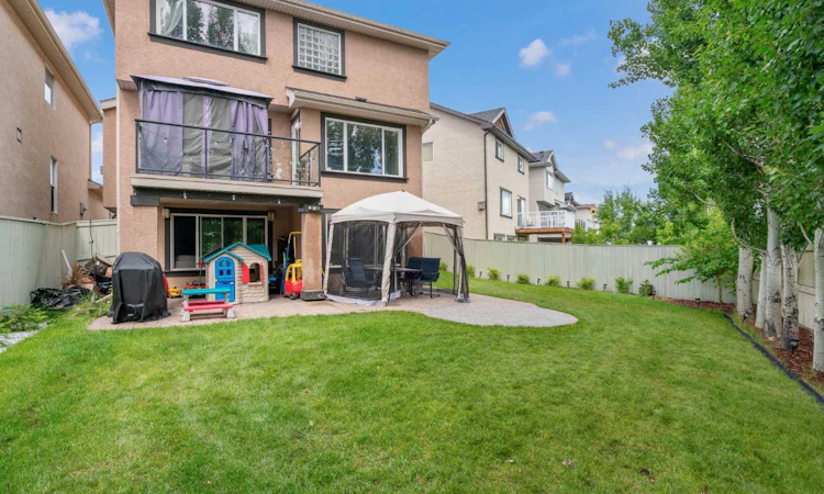 84 Everwillow Park SW