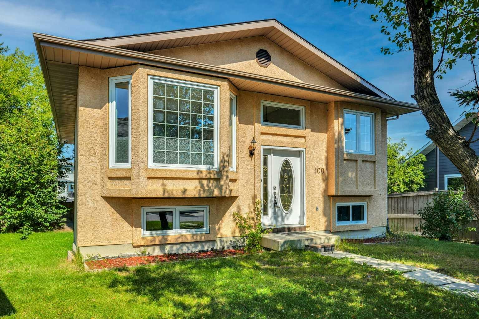 100 Shawbrooke Circle SW, Calgary, AB, T2Y 3A1
