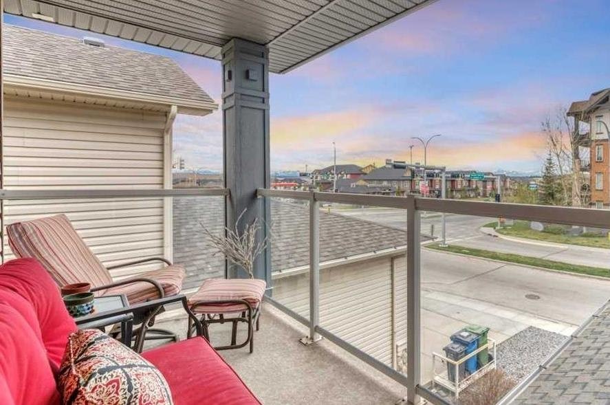 8 Sunset Square, Cochrane, AB, T4C 0H4