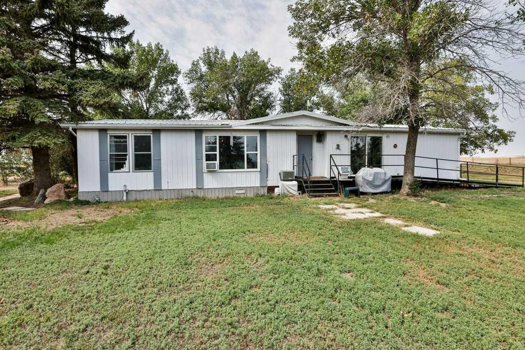 327 Centre Street, Lomond, AB, T0L 0G0