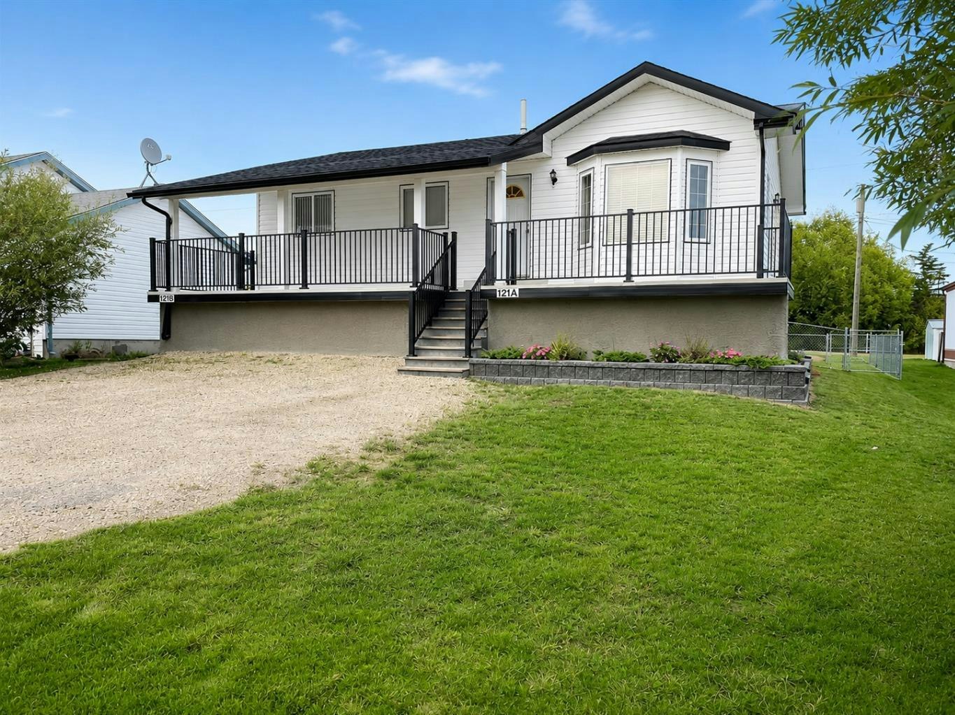 121A & 121B-71322 Range Road 262, Greenview M.D., AB, T0H 0Y0