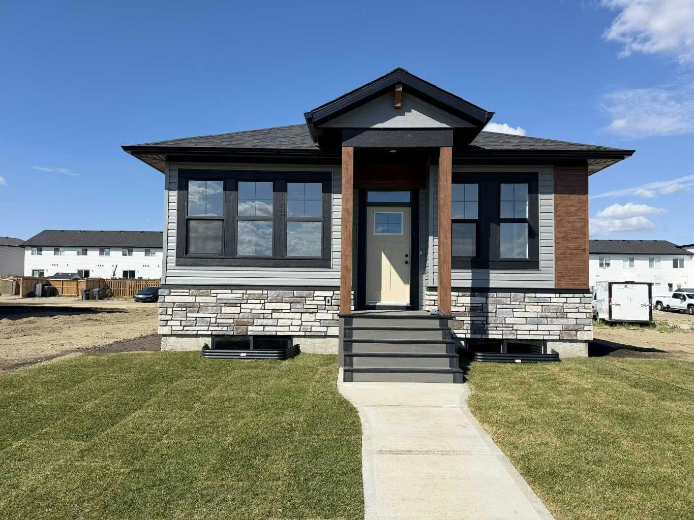 25 Ian Way, Red Deer County, AB, T4S 0W5