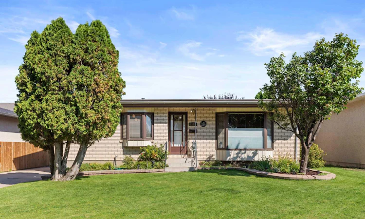 1171 Bassett Crescent NW