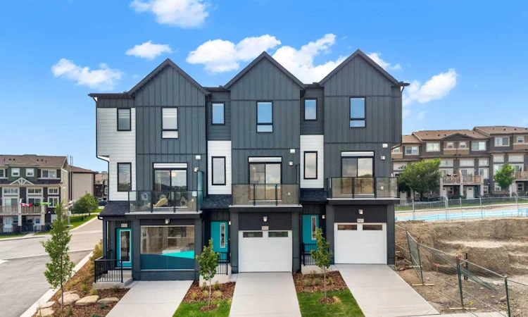802-4 Sage Hill Rise NW