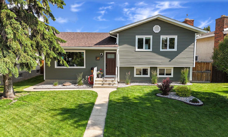 98 Baird Street