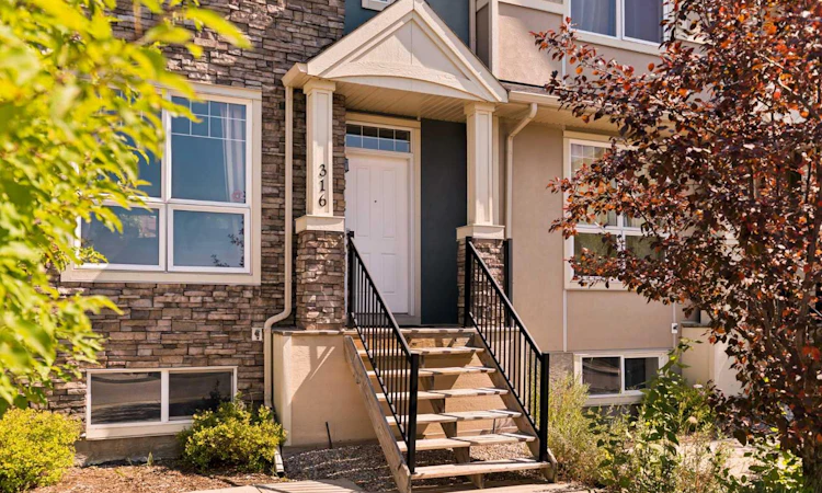 316 Cranfield Common SE