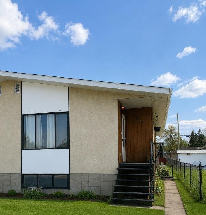 5209 60 Avenue, Ponoka, AB, T4J 1E9