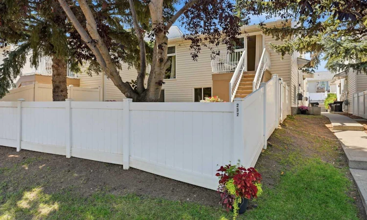 237 Sabrina Way SW