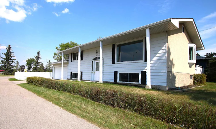 108 Flett Drive NE