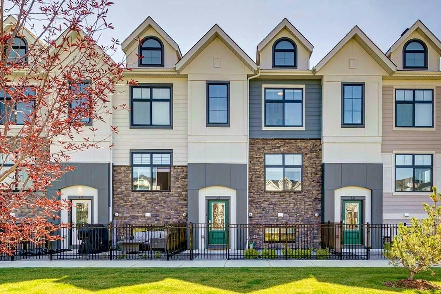 46 Les Jardins Park SE, Calgary, AB, T2C 5V3