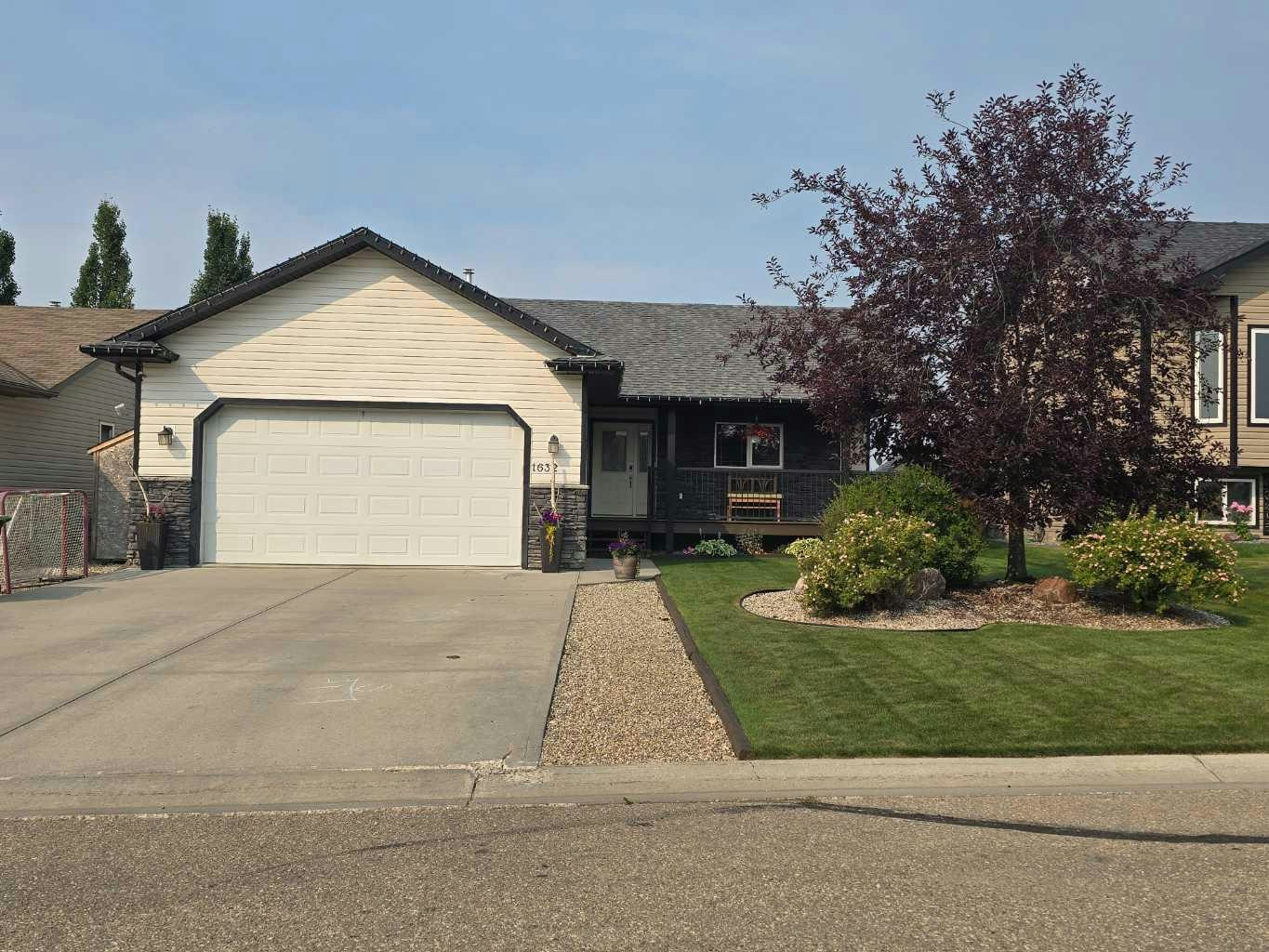 1632 42 Street, Edson, AB, T7E 0A5