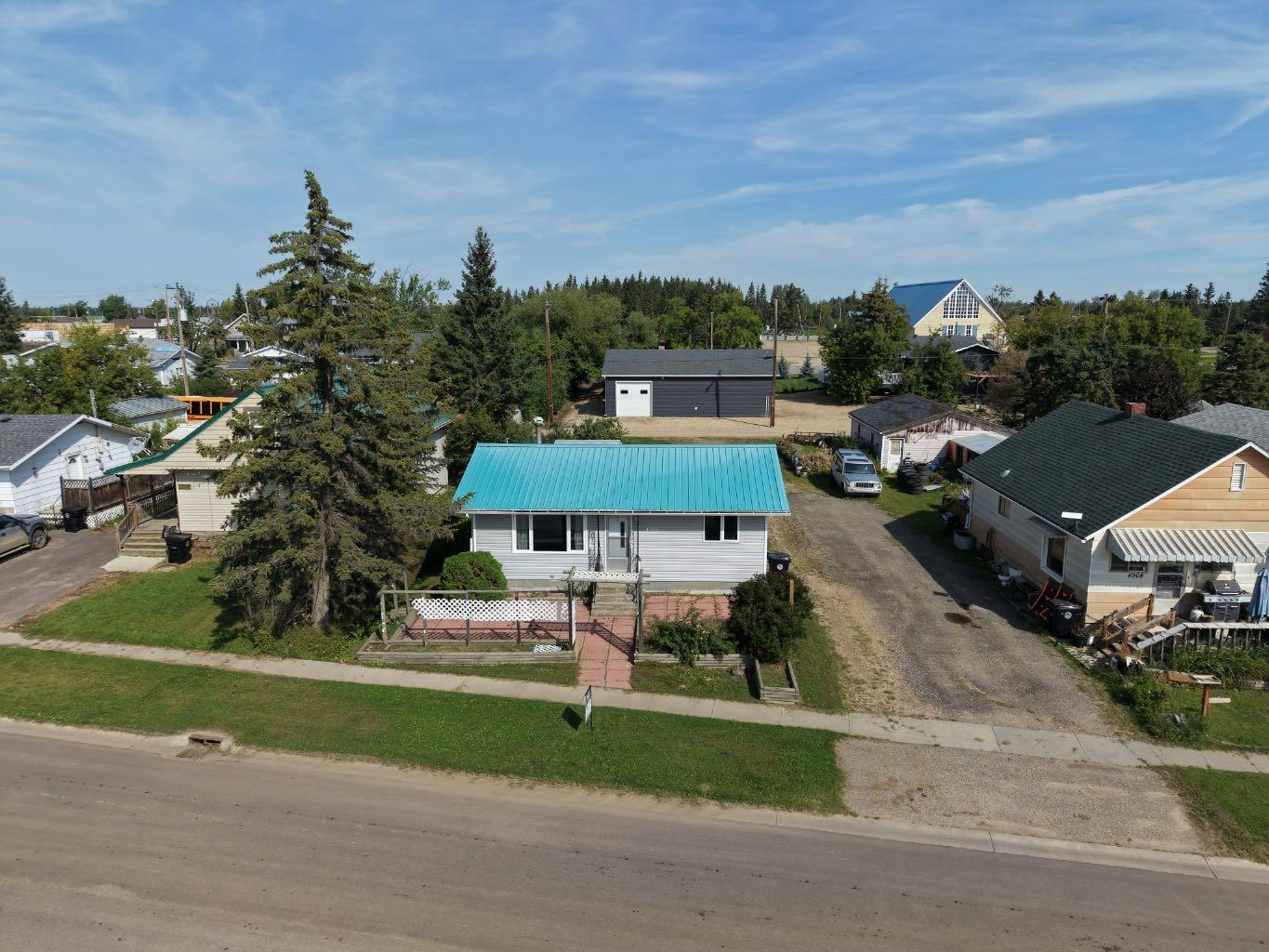4912 49 Avenue - 5