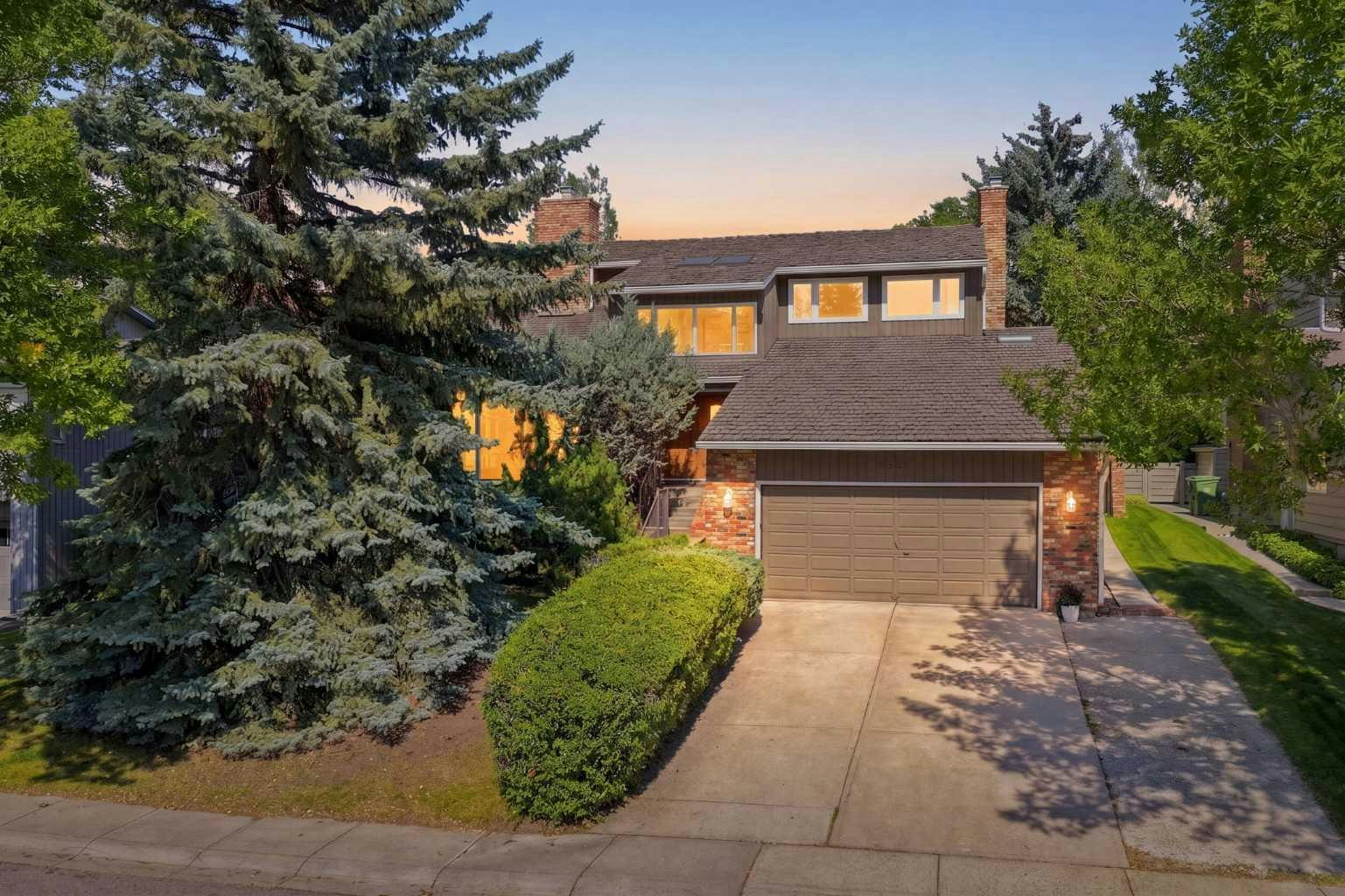 952 Edgemont Road NW, Calgary, AB, T3A 2G3