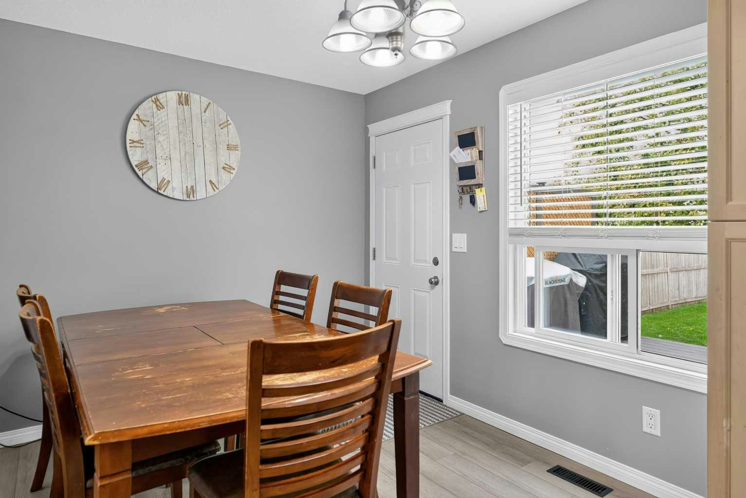 9834 90a Street, Grande Prairie, AB, T8X 1T3 - 11