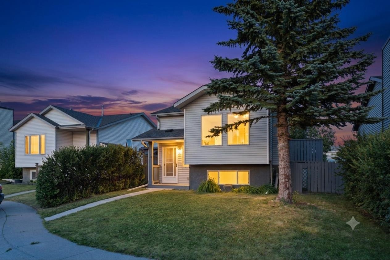 52 Erin Meadows Court SE, Calgary, AB, T2B 2Z7