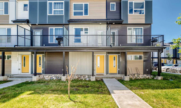 122-301 Redstone Boulevard NE