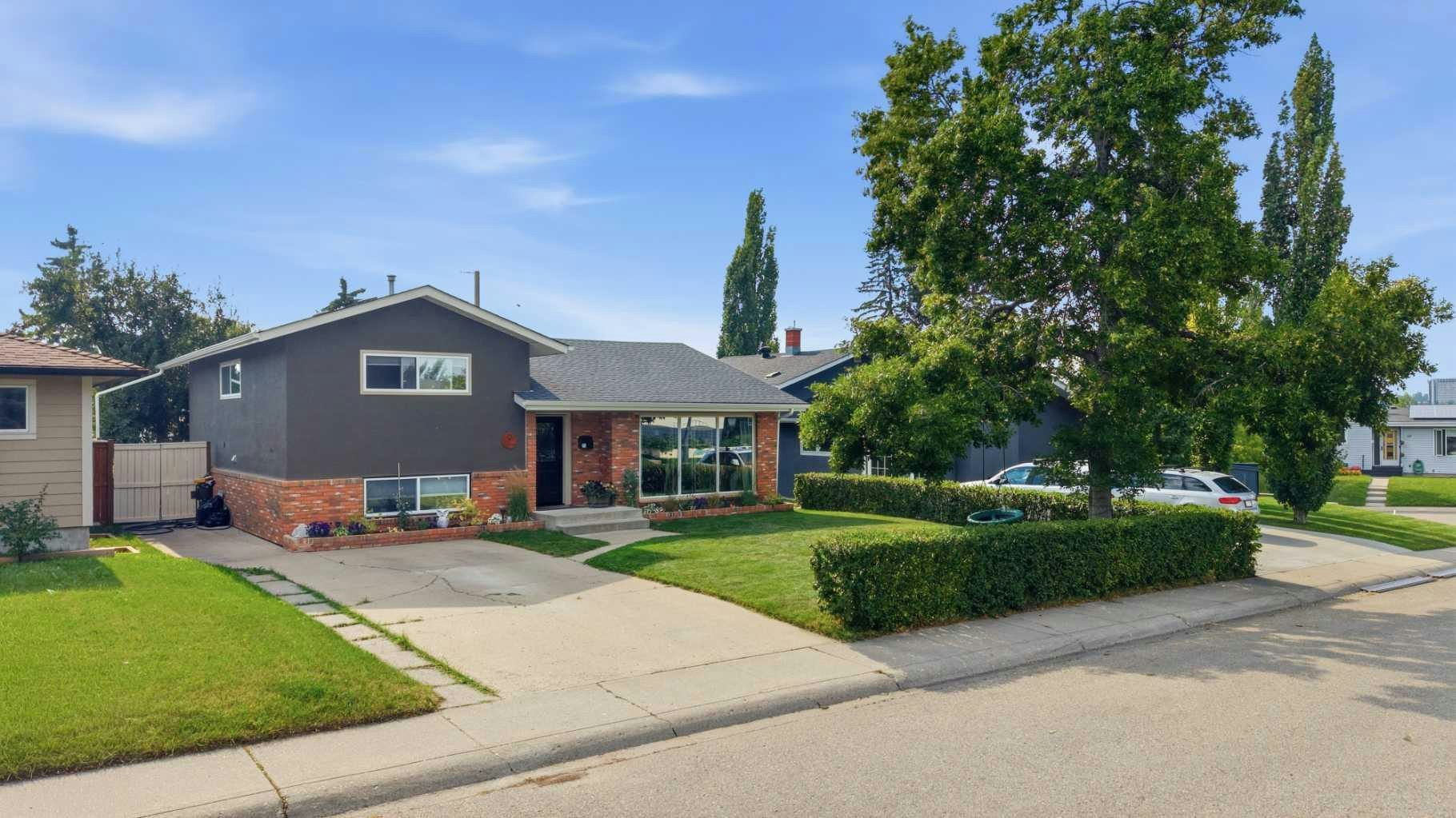 9 Foxwell Road SE, Calgary, AB, T2H 1A4