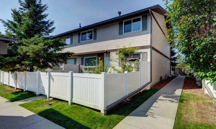 12-740 Bracewood Drive SW