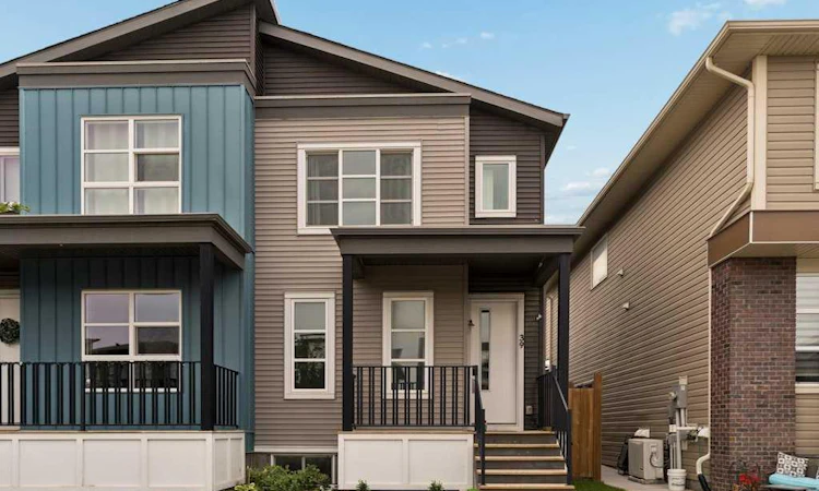 39 Howse Rise NE