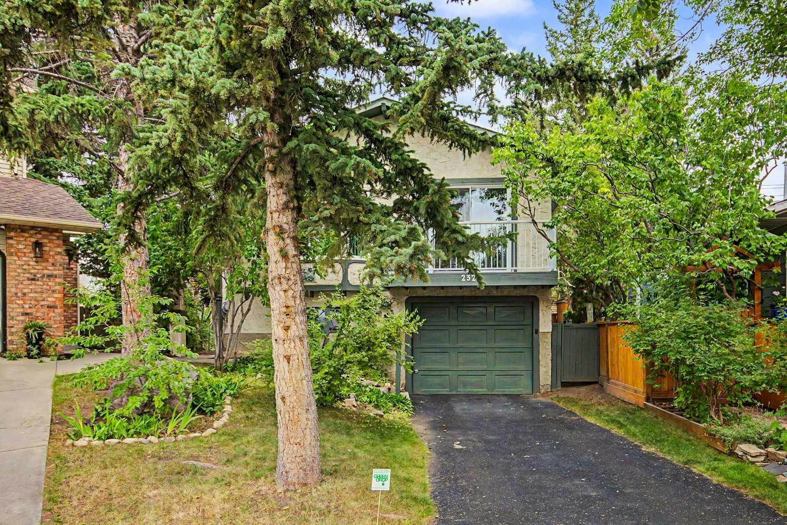 232 Sandstone Place NW, Calgary, AB, T3K 2X6