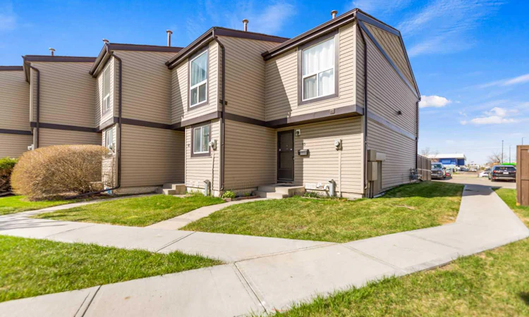 53-3029 Rundleson Road NE