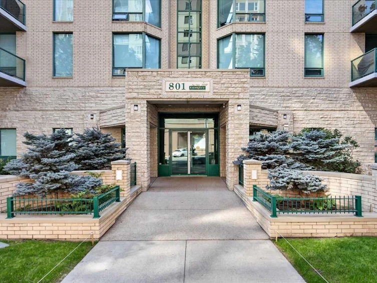 1402-801 2 Avenue SW, Calgary, AB, T2P 4Z9