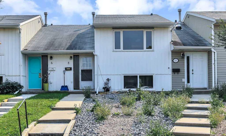 8 Whiteside Crescent