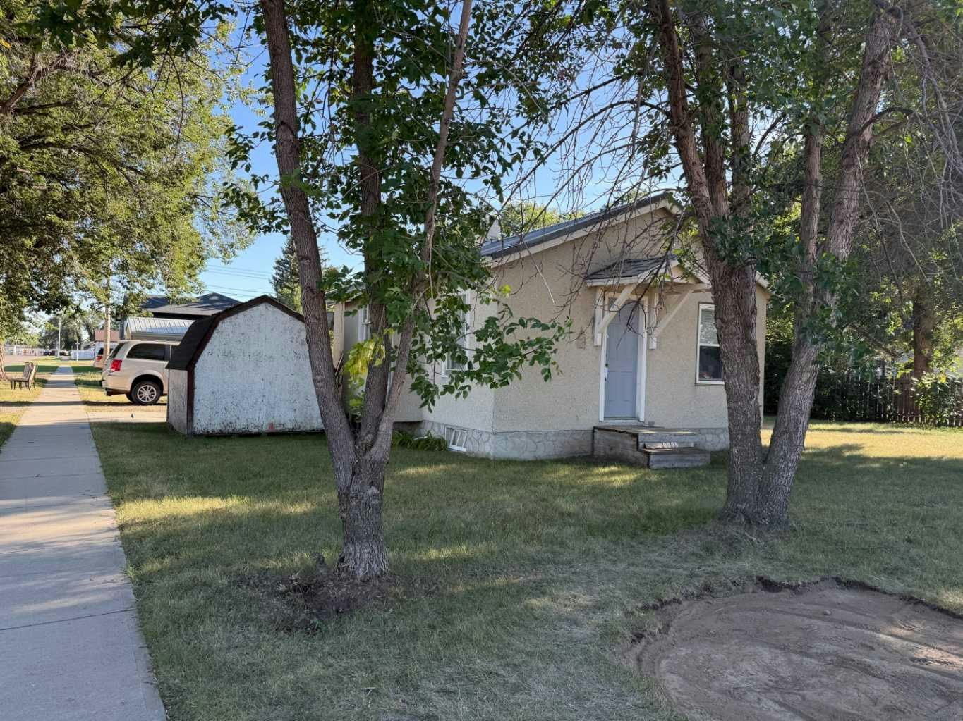 5058 43 Avenue, Taber, AB, T1G 1A9