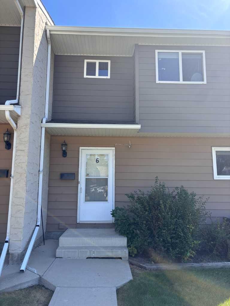 6-65 Lafayette Boulevard W, Lethbridge, AB, T1K 3Y4 - 2
