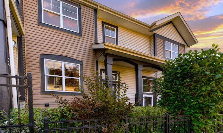 1106 Mckenzie Towne Row SE