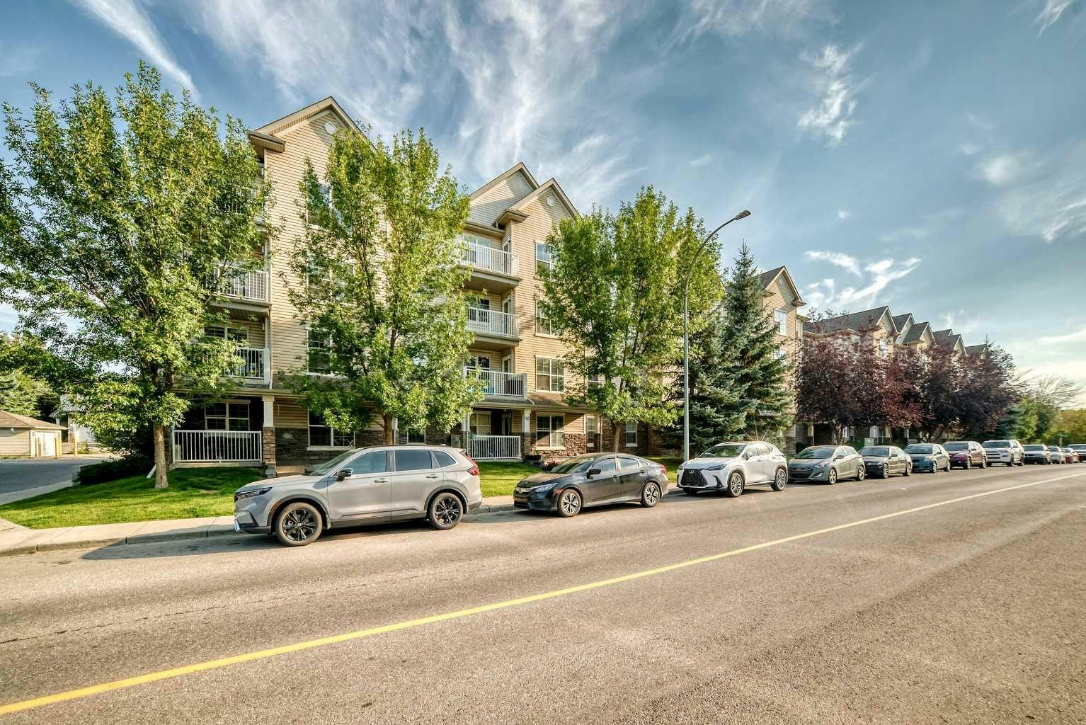 411-2000 Applevillage Court SE, Calgary, AB, T2A 7Z4