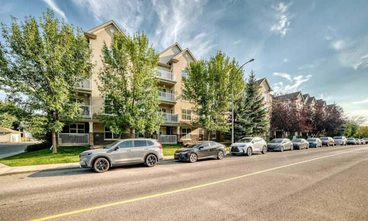411-2000 Applevillage Court SE