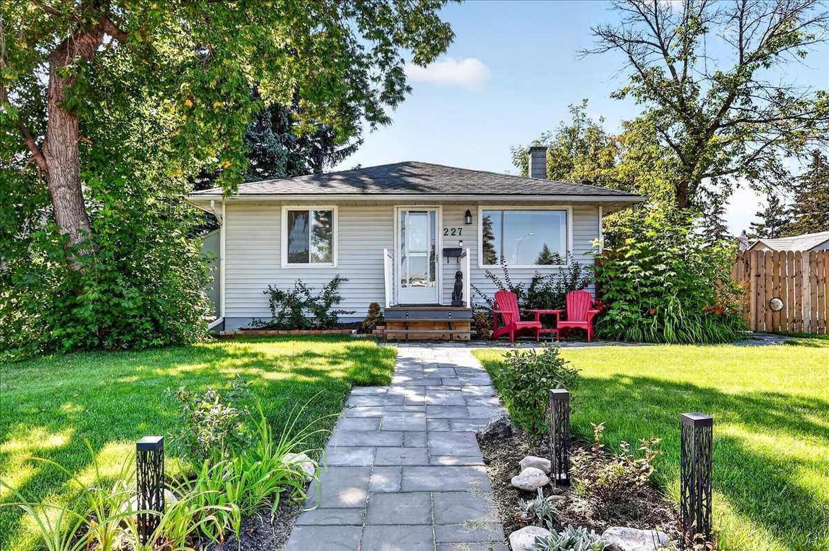 227 Lynnwood Drive SE, Calgary, AB, T2C 0T1