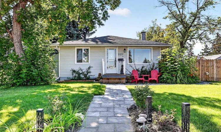 227 Lynnwood Drive SE