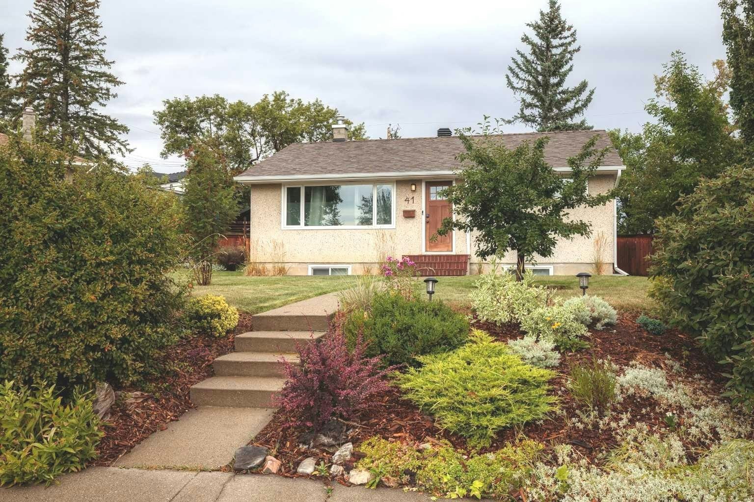 41 Northmount Crescent NW, Calgary, AB, T2K 2V8