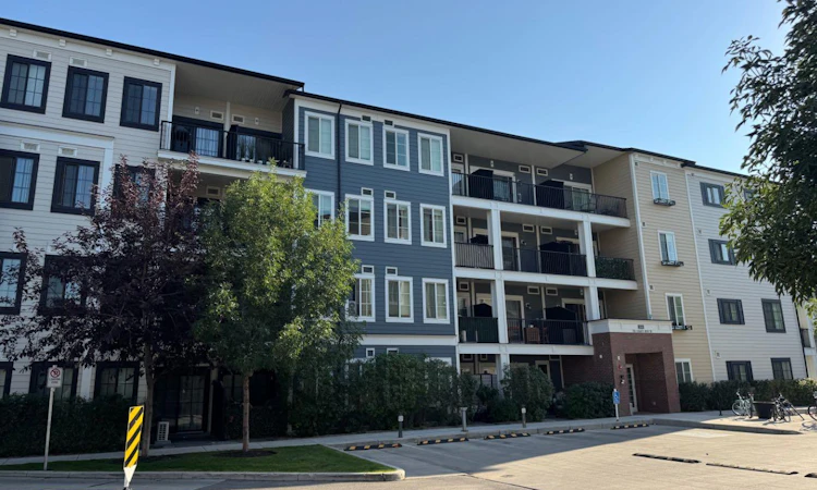 2405-215 Legacy Boulevard SE
