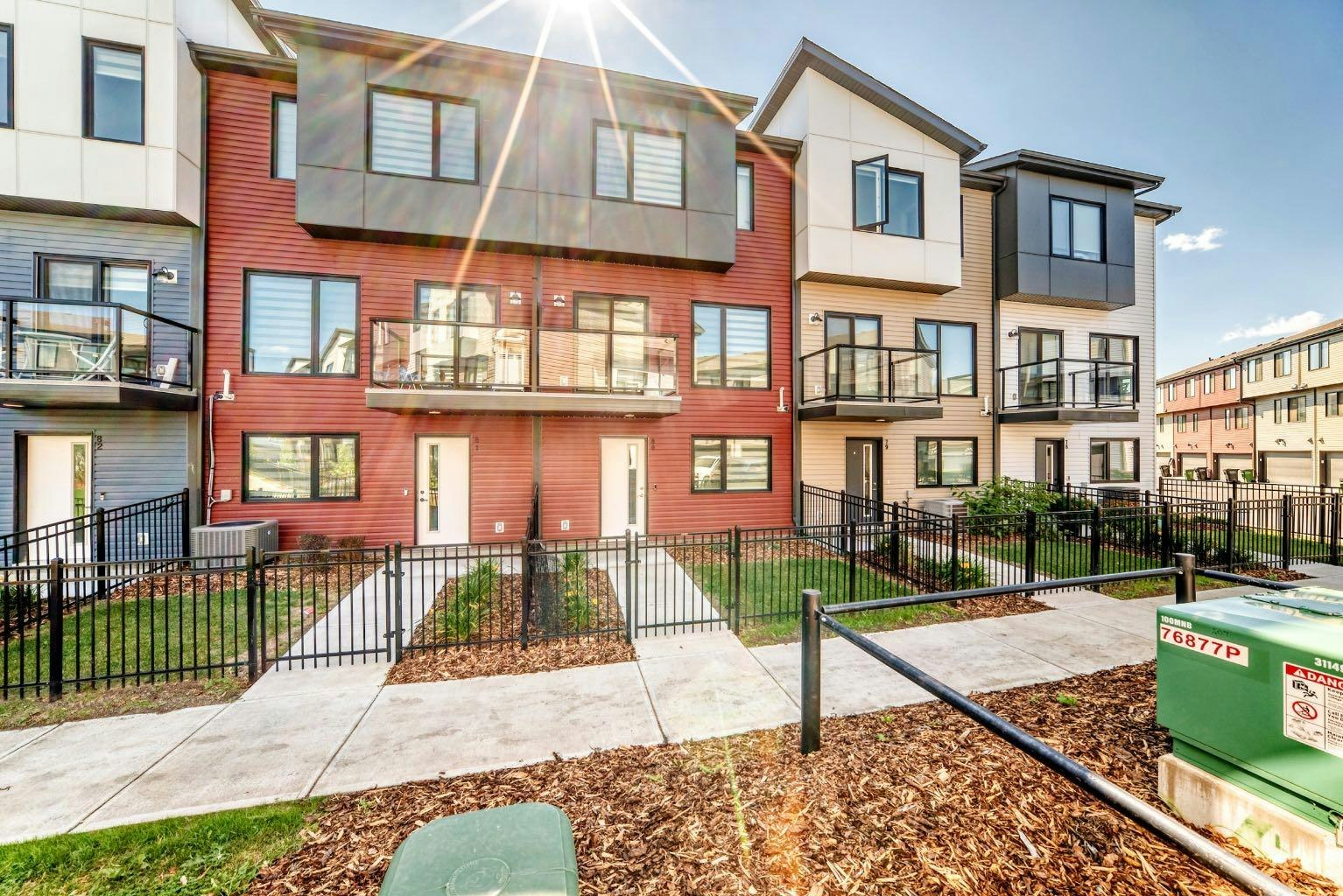 11910 35 Avenue SW, Edmonton, AB, T6W 4Z8