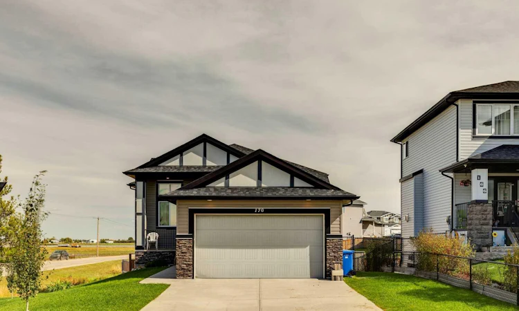 170 Hanson Drive NE