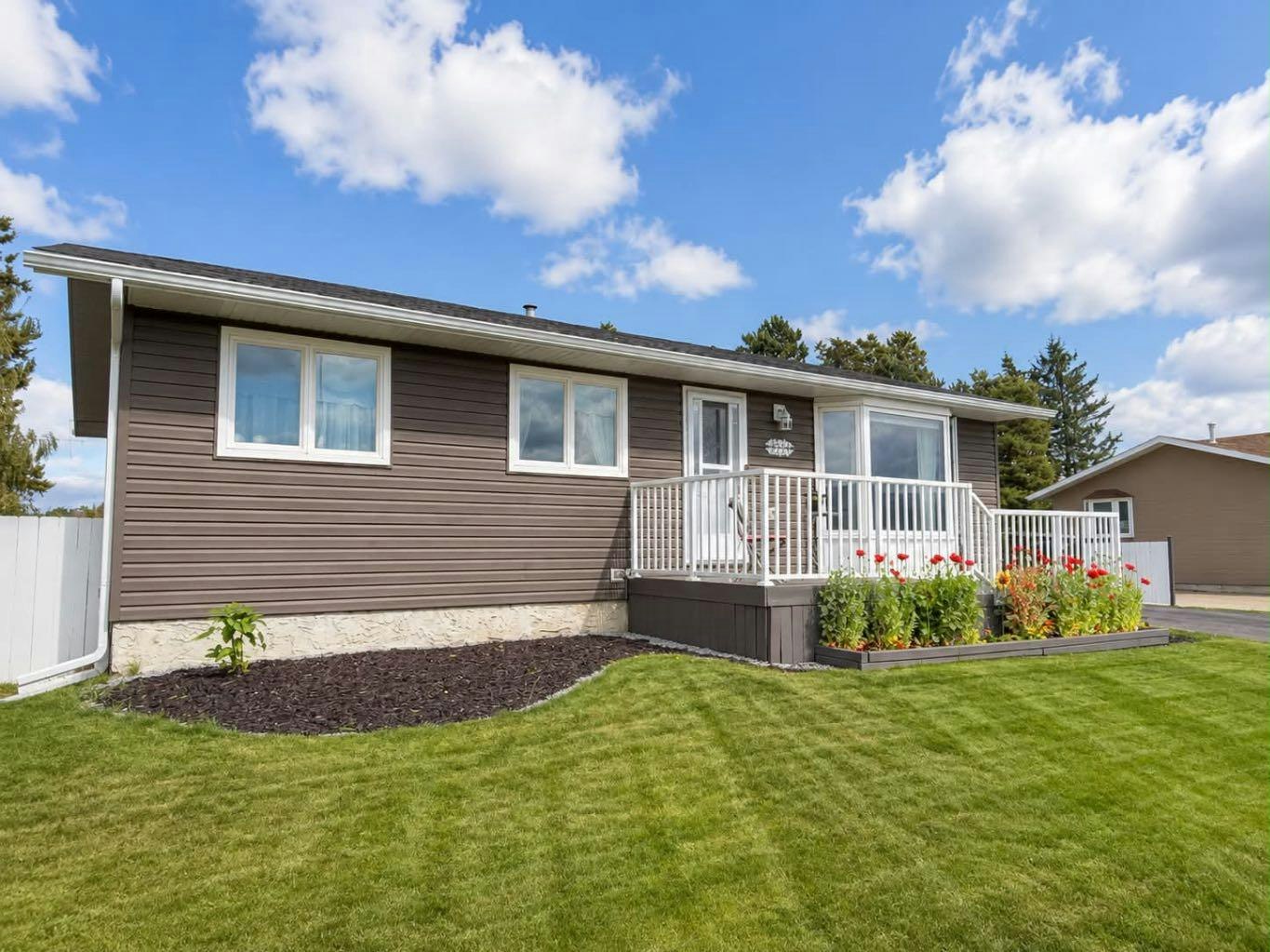 11304 Leonard Street, Greenview M.D., AB, T0E 0Y0
