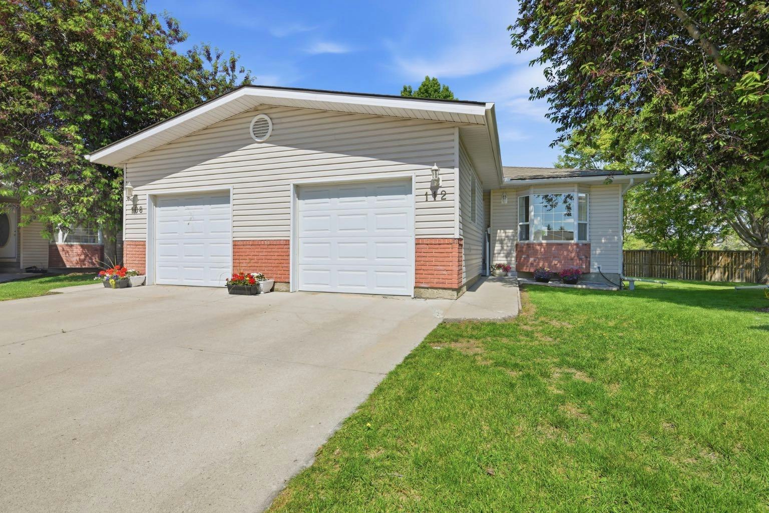 112 Dovista Court SE, Calgary, AB, T2B 3P4